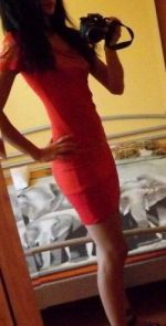 Červené šaty s opaskom
